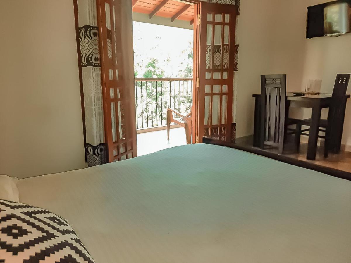 Hotel White House Ratnapura Kültér fotó