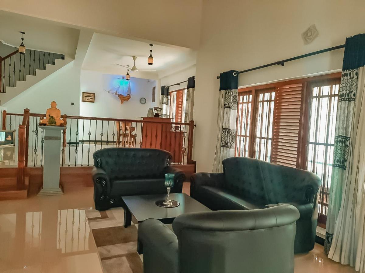 Hotel White House Ratnapura Kültér fotó