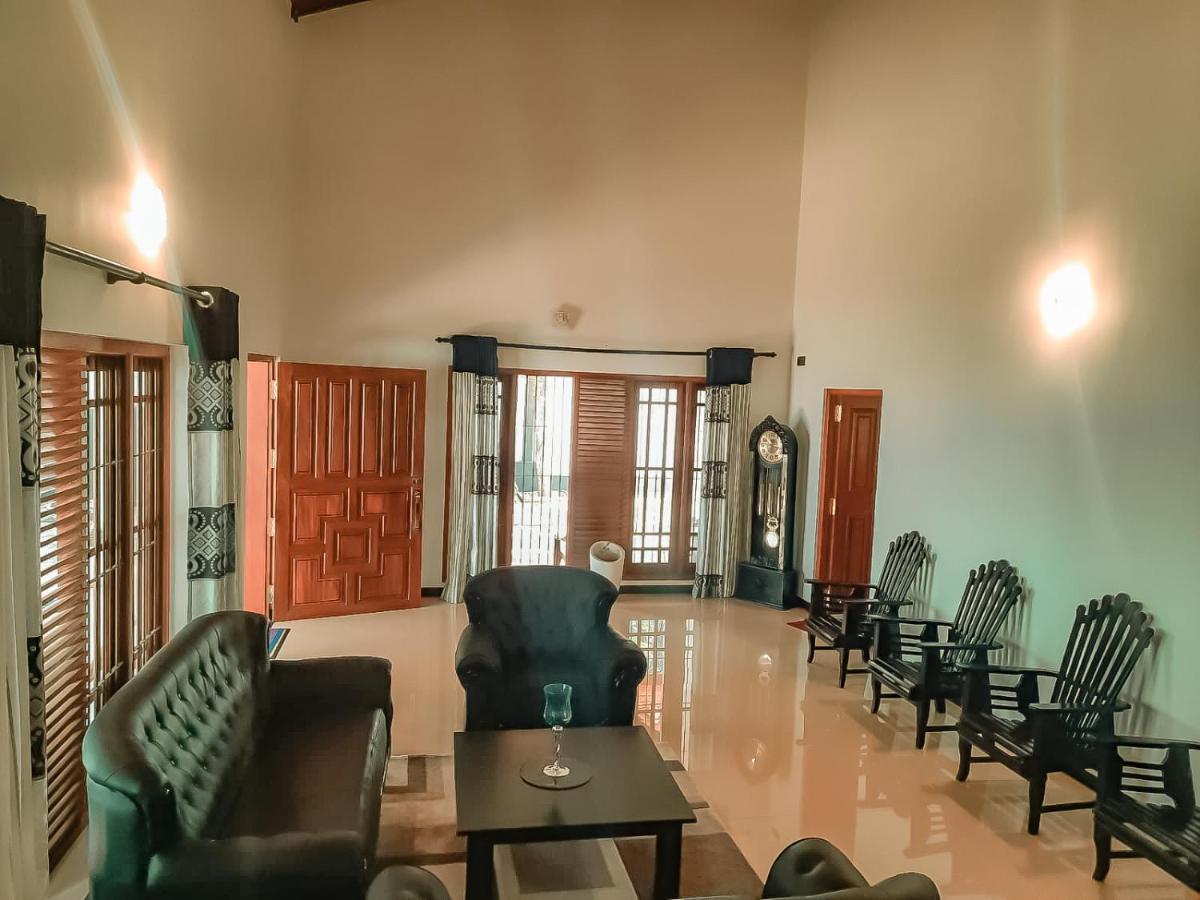 Hotel White House Ratnapura Kültér fotó