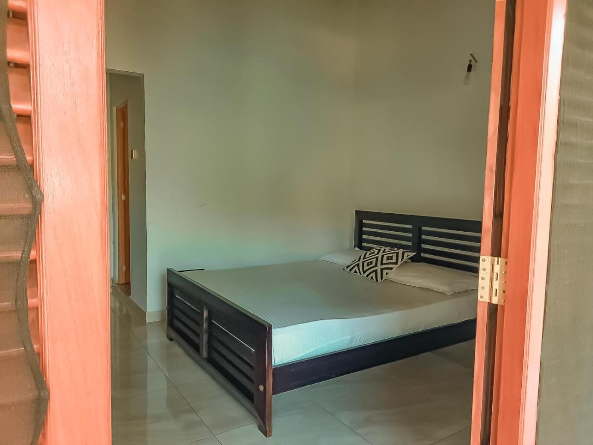 Hotel White House Ratnapura Kültér fotó