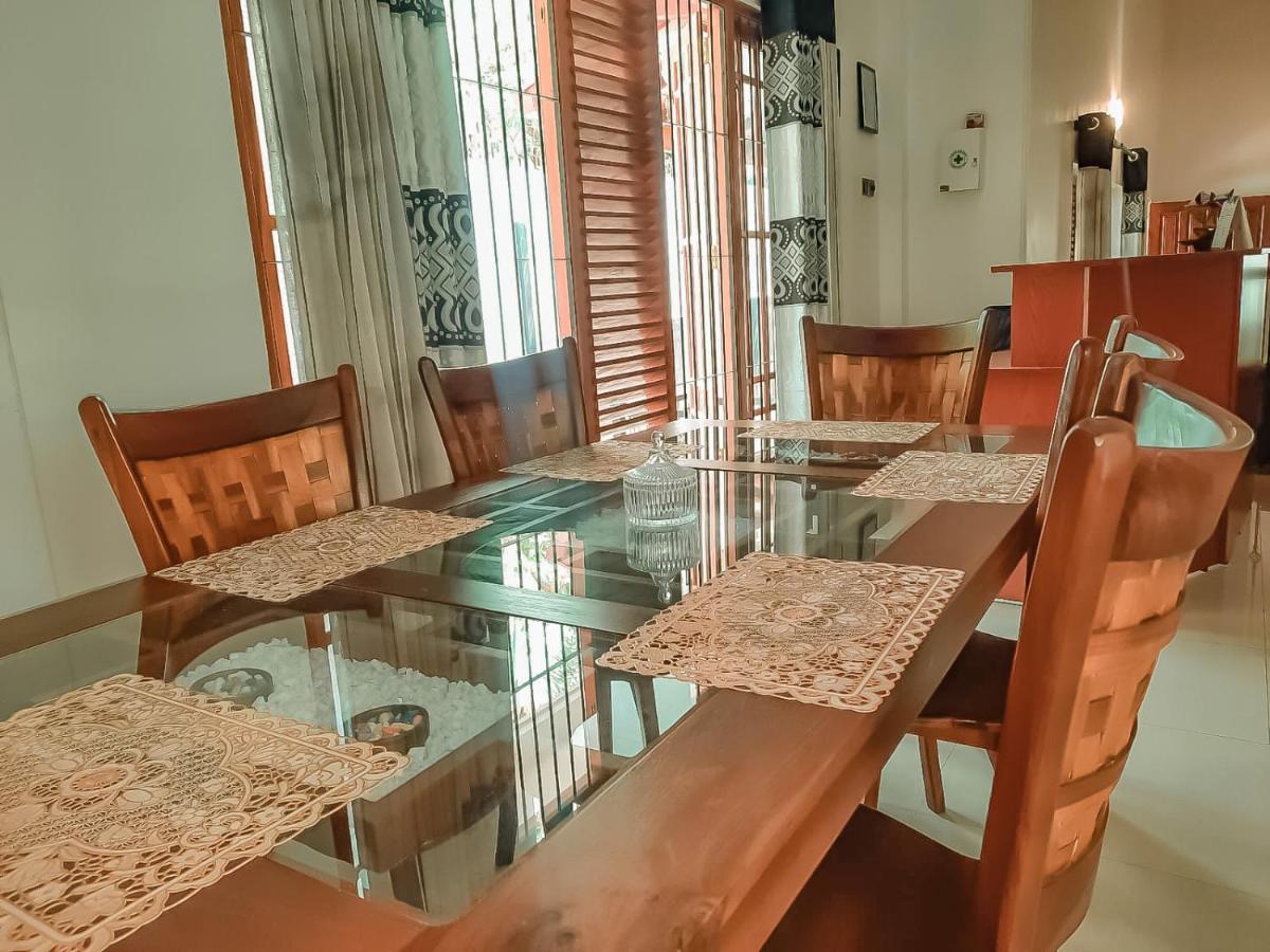 Hotel White House Ratnapura Kültér fotó