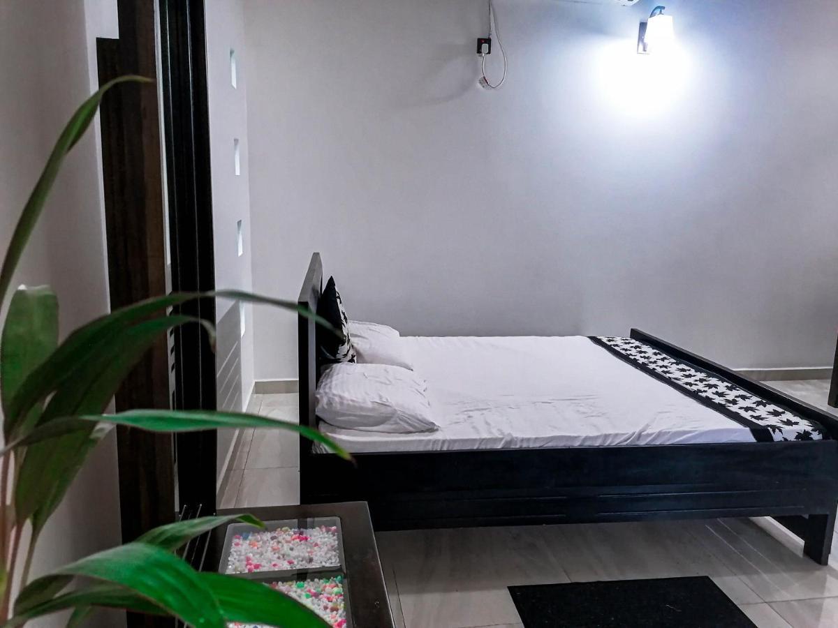 Hotel White House Ratnapura Kültér fotó