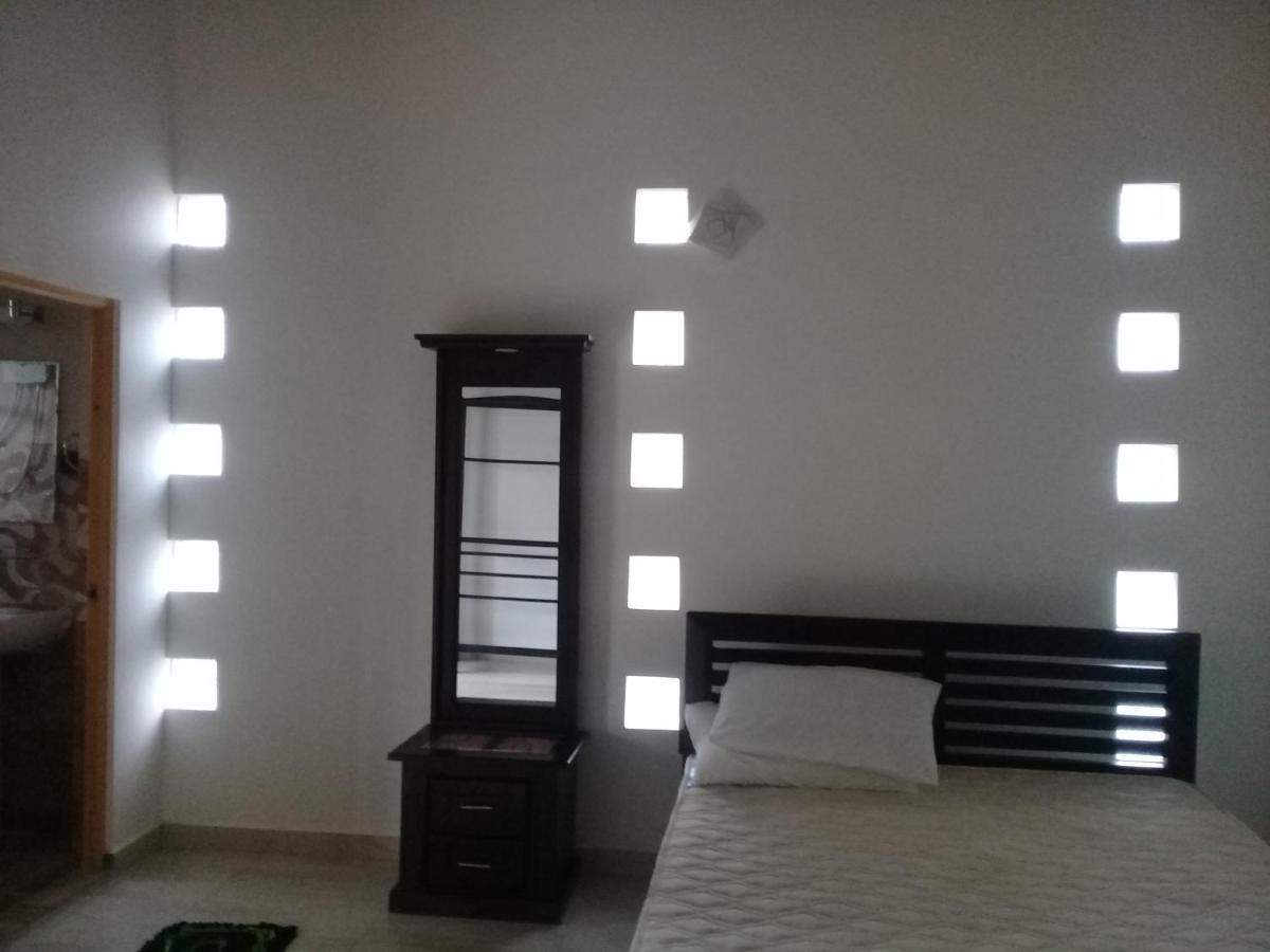 Hotel White House Ratnapura Kültér fotó